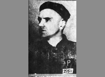 Oświęcim - Leopold Pisz w obozowym pasiaku, naczelnik poczty w Kazimierzu Dolnym, członek Służby Zwycięstwu Polsce i Związku Walki Zbrojnej, zginął w KL Auschwitz, 1941-1942 (zb. MNKD)