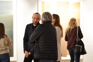 Wernisaż wystawy Piotra Korola - Obrazy i przedmioty
